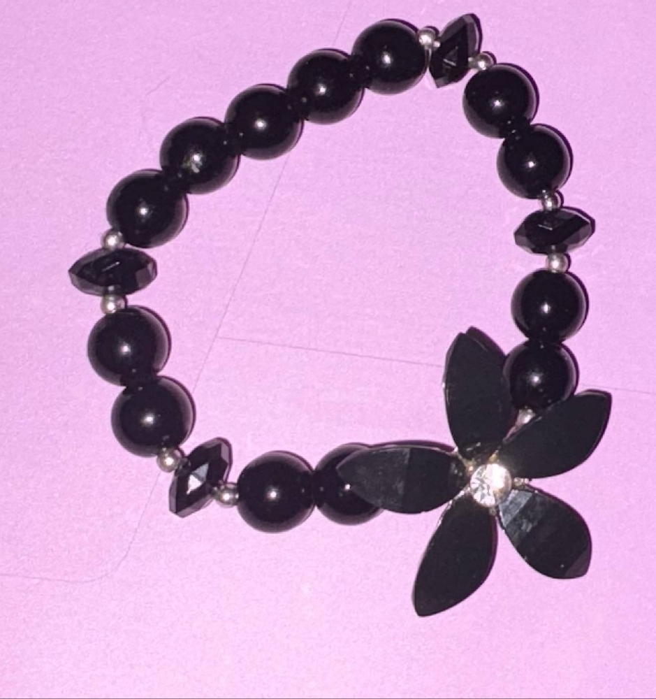 5/5.00 Cute Black Beaded Bracelet with Floral Accent